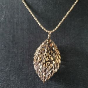 ♥️ 18K Gold Plated Leaf Pendant Necklace